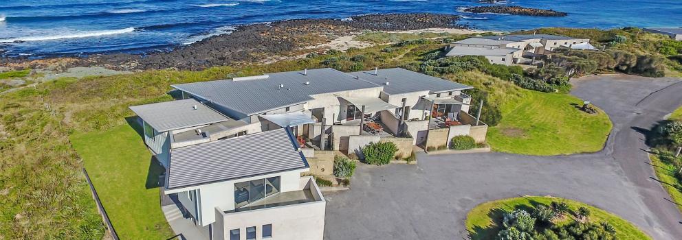 Hearn’s Beachside Villas – Stay 5 Pay 3
